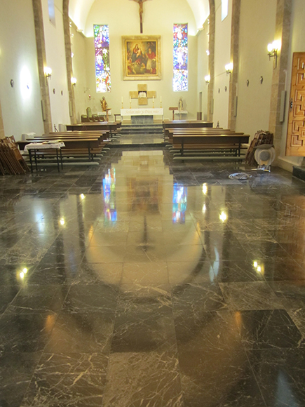 pulido vitrificado de suelos de marmol. Iglesia